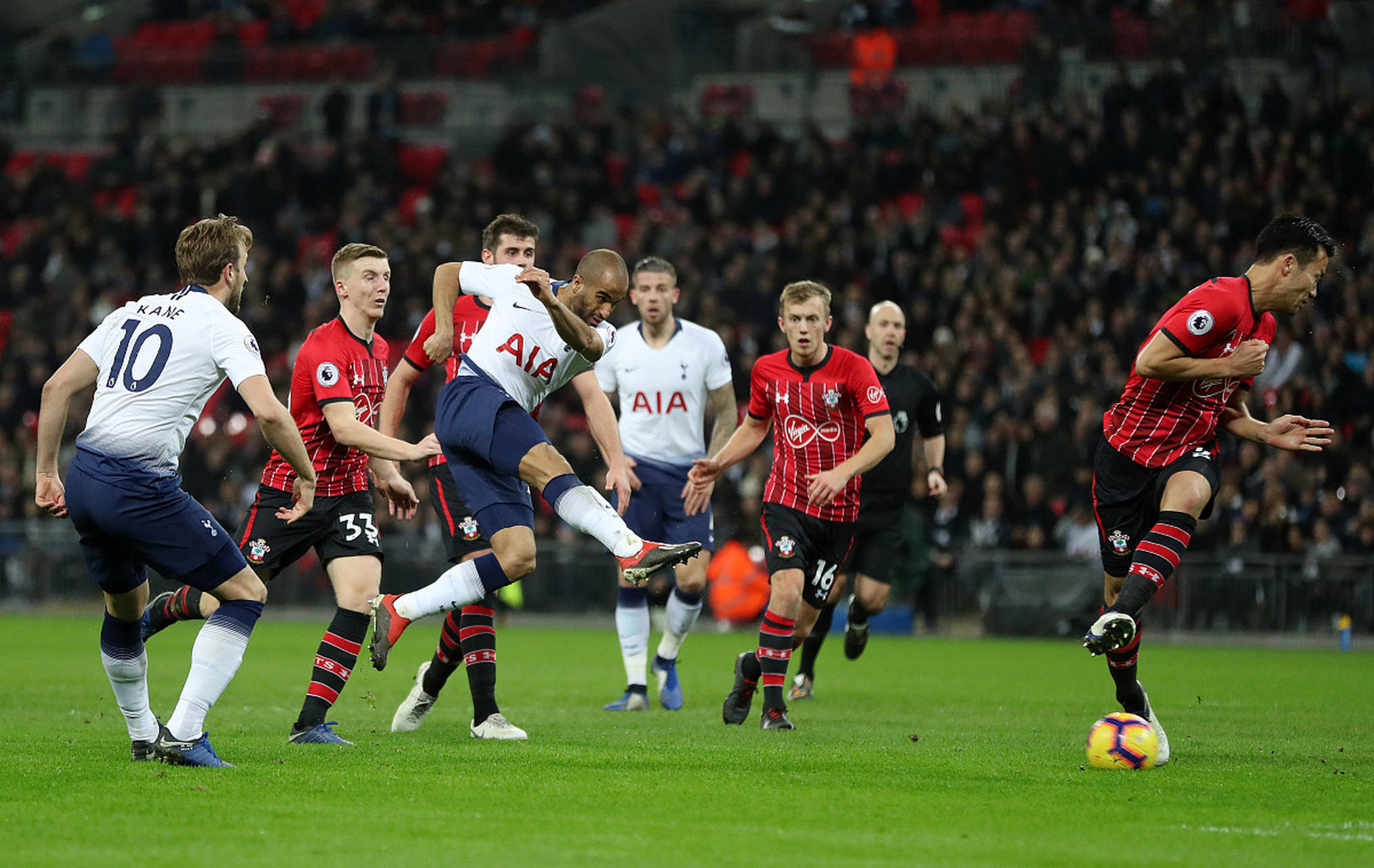 表现出浓厚 表现出浓厚