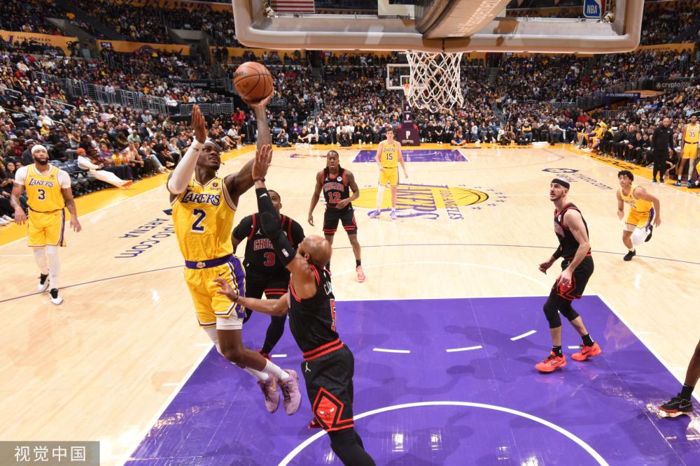 超赛场上展 超赛场上展