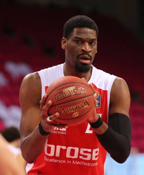 中脱颖而出 中脱颖而出